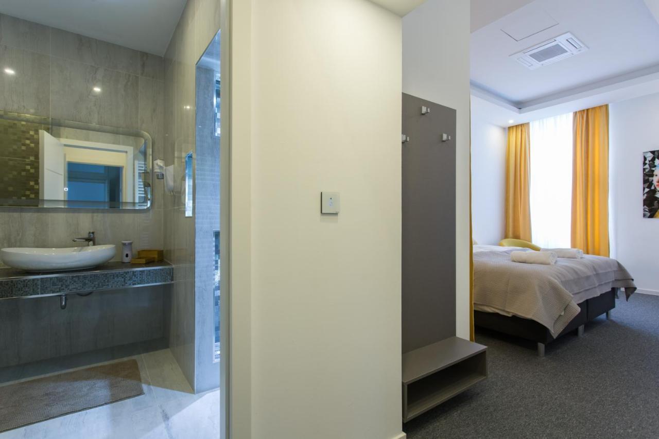 Elenas Rooms & Apartment Zagreb Extérieur photo