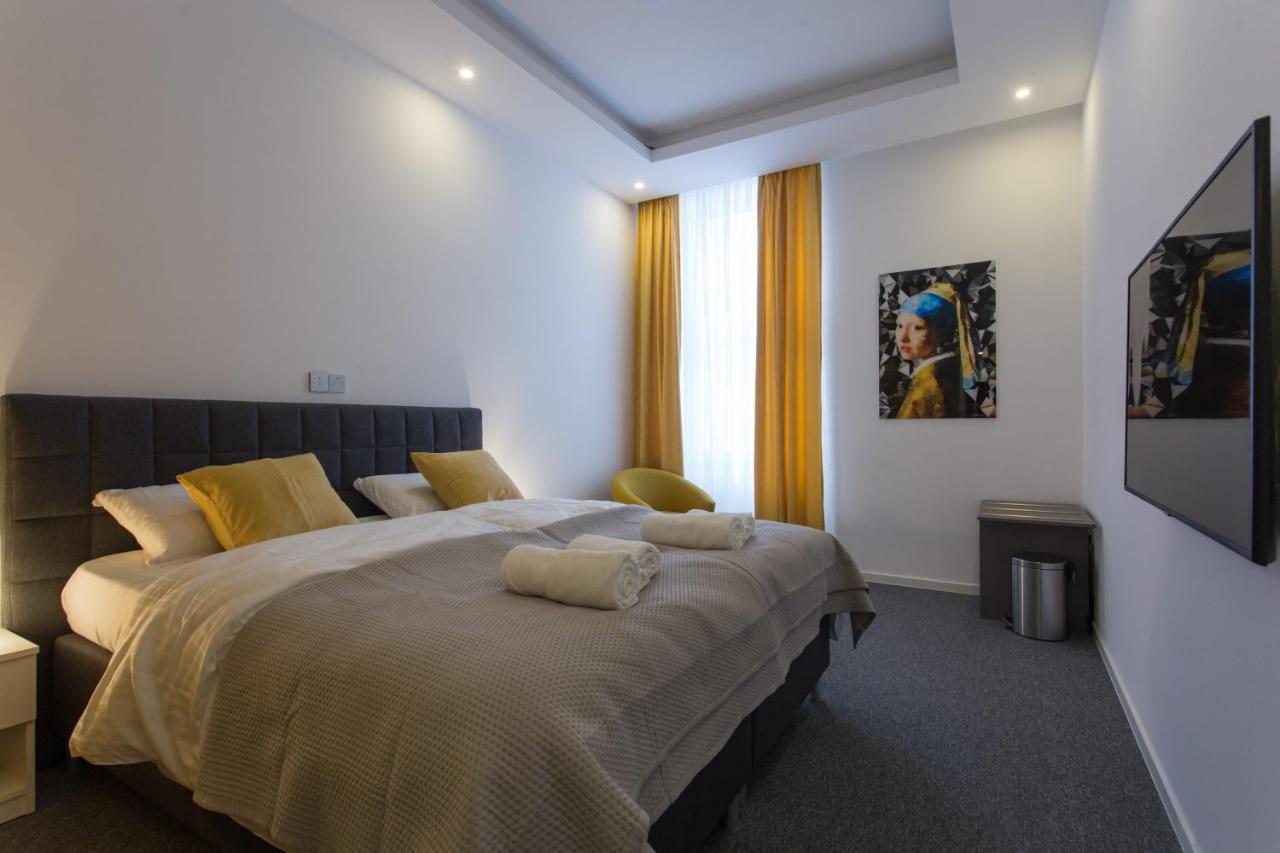 Elenas Rooms & Apartment Zagreb Extérieur photo