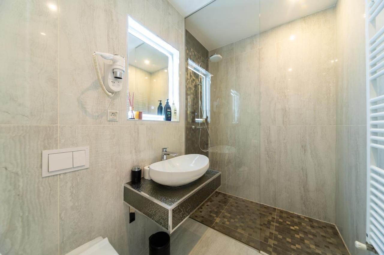 Elenas Rooms & Apartment Zagreb Extérieur photo