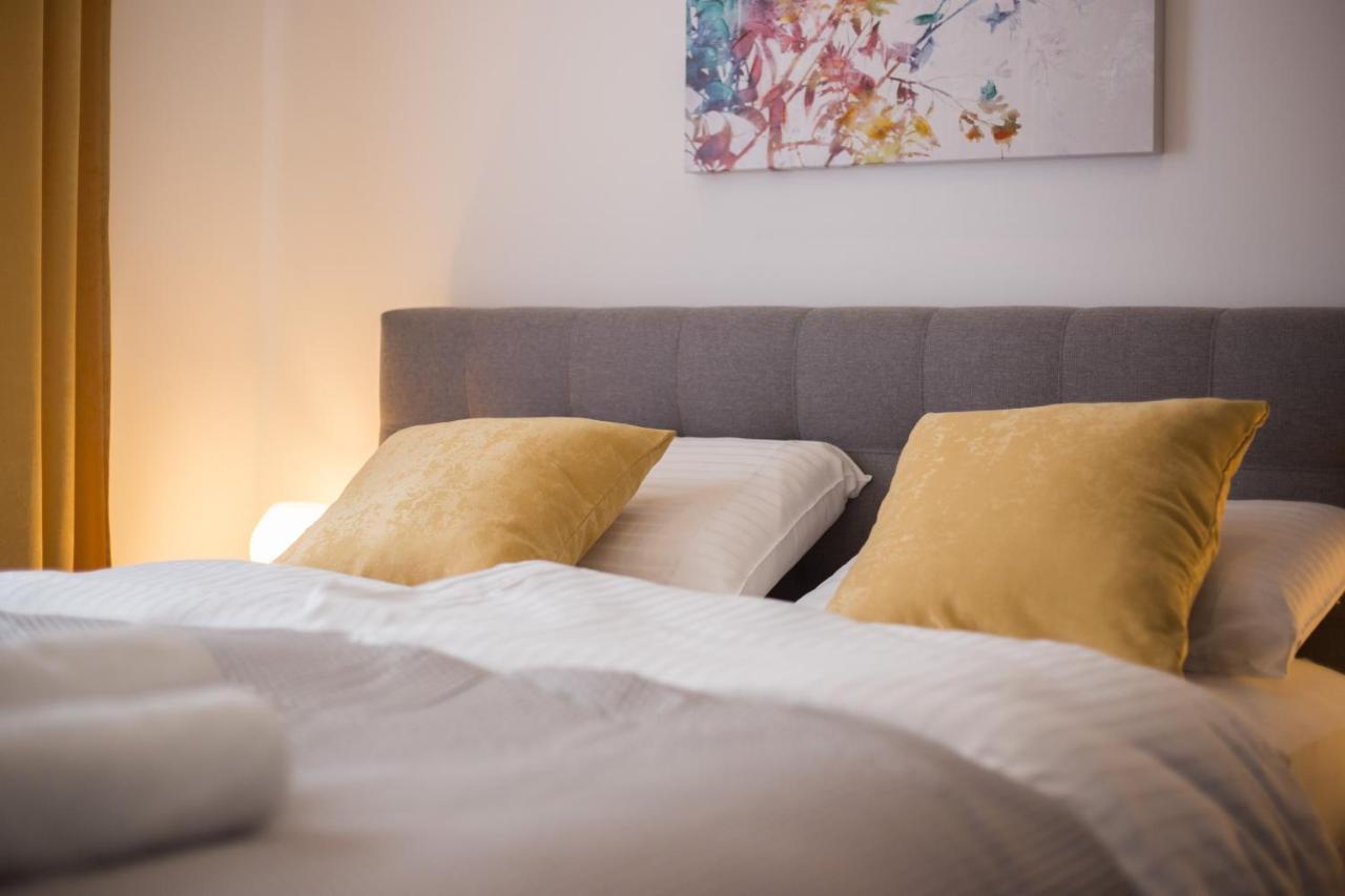 Elenas Rooms & Apartment Zagreb Extérieur photo