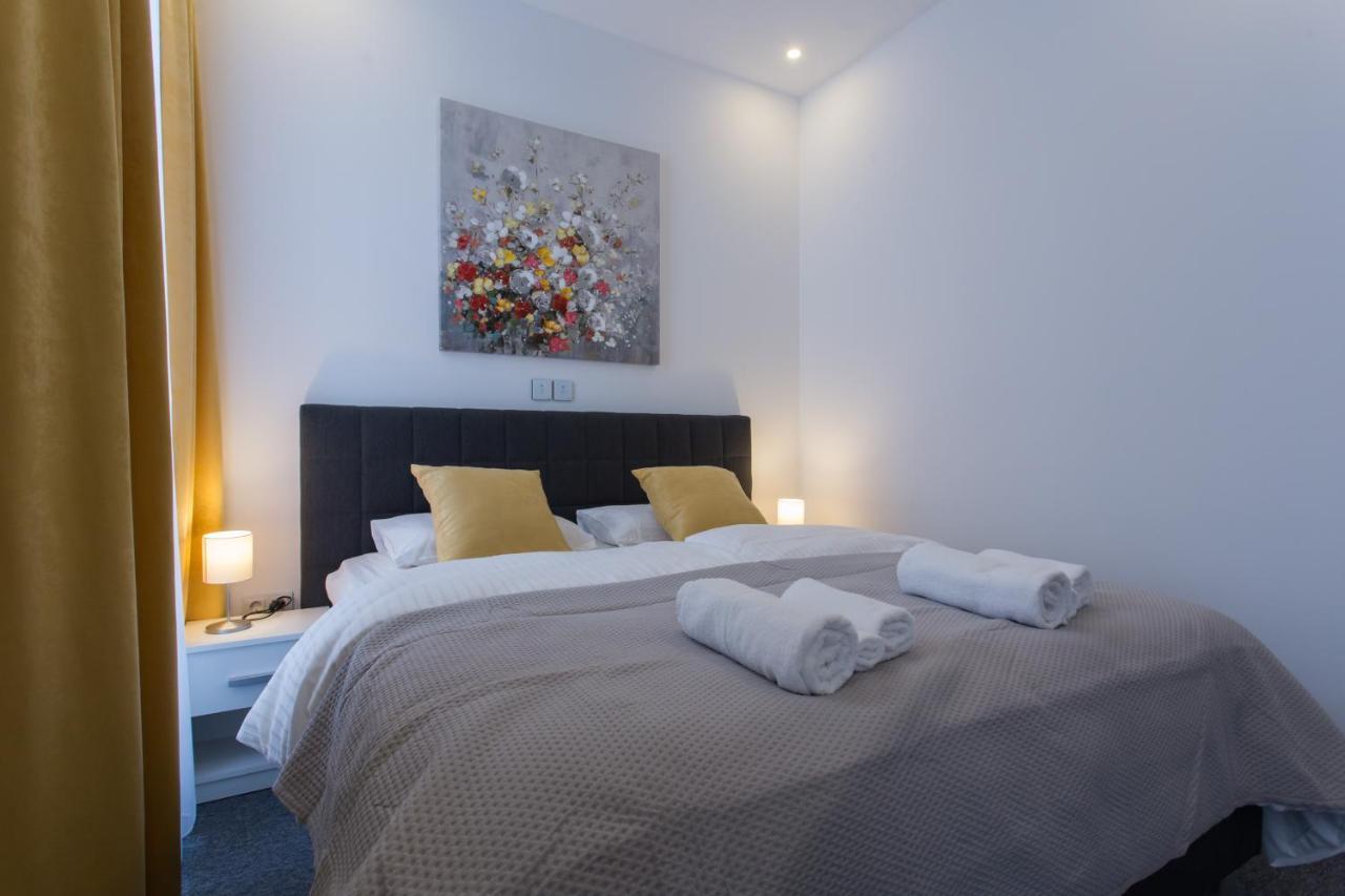 Elenas Rooms & Apartment Zagreb Extérieur photo