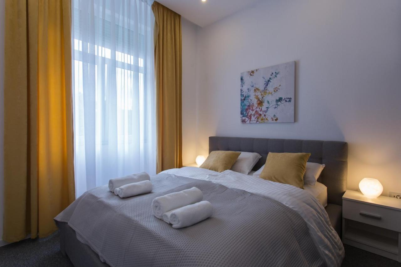 Elenas Rooms & Apartment Zagreb Extérieur photo